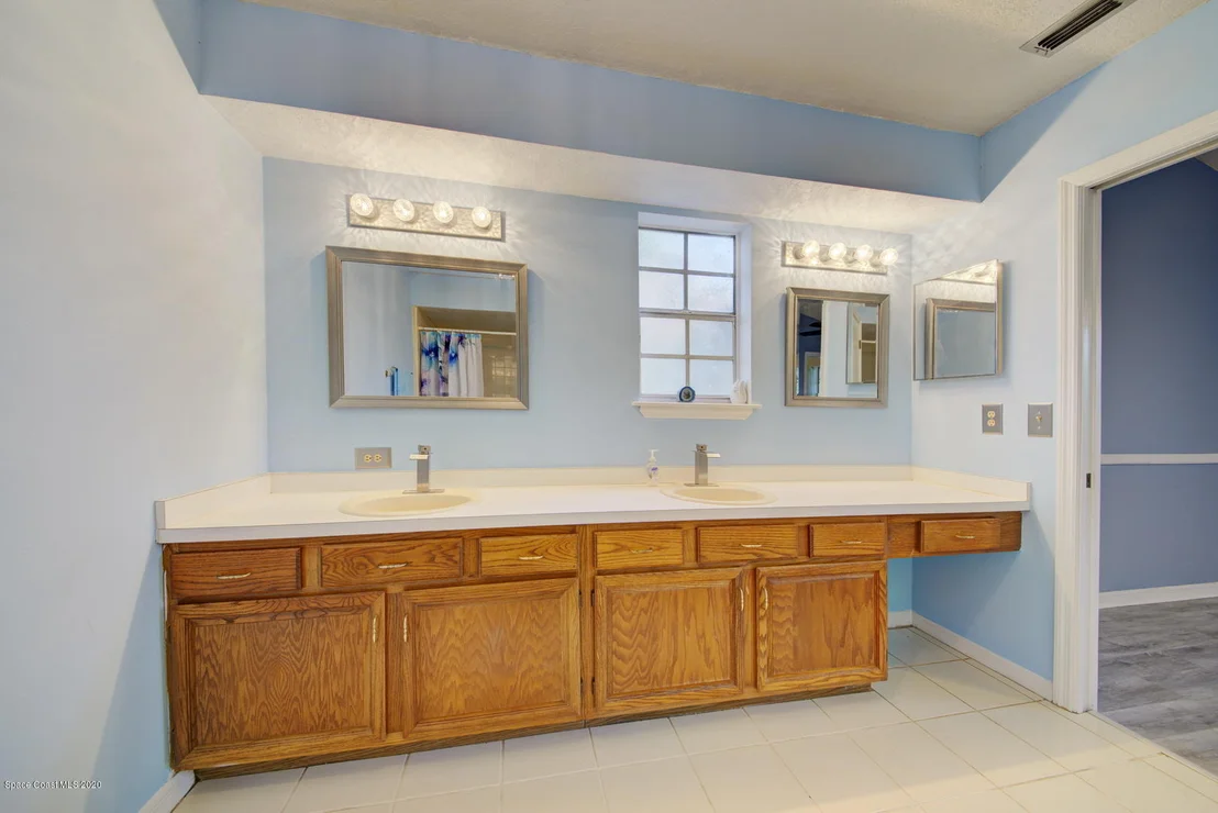Photo of 2620 Coventry Lane