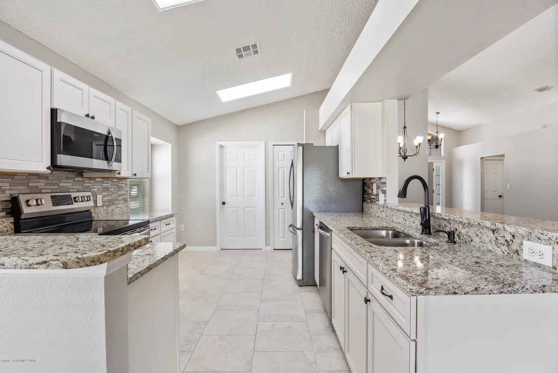 Photo of 1127 Pine Creek Circle NE