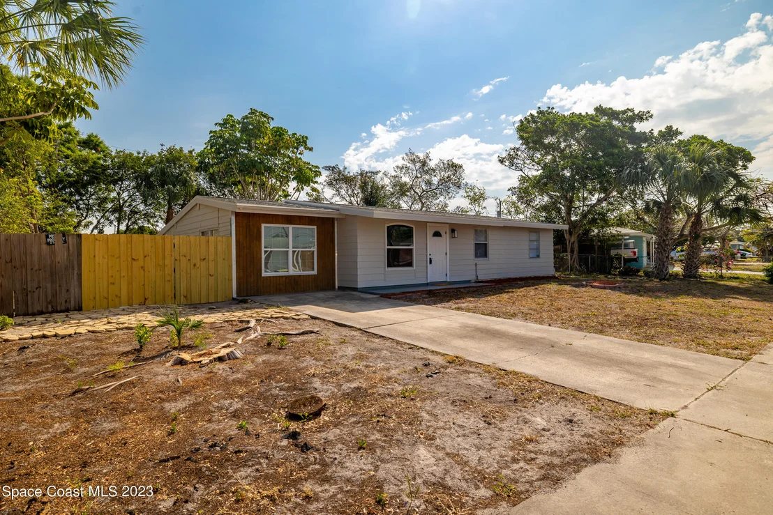 Photo of 955 Vangi Lane NE