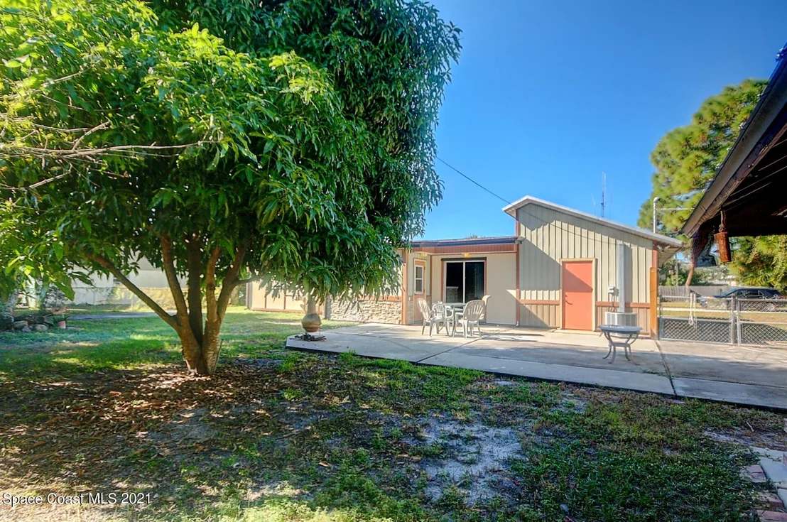 Photo of 1833 Mosswood Drive
