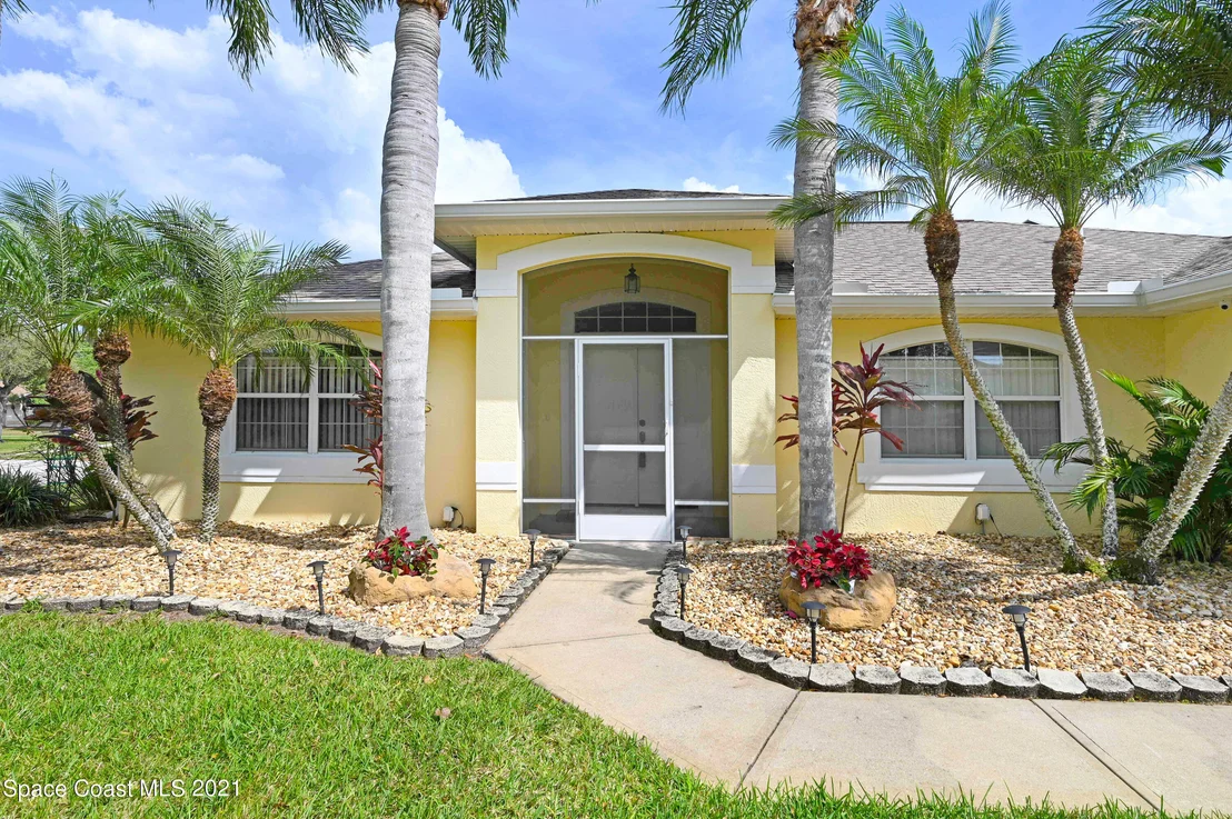 Photo of 5069 Alamanda Drive