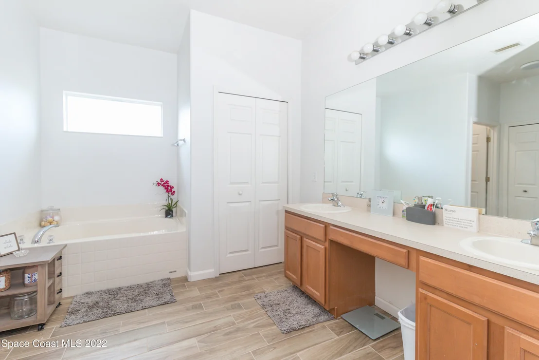 Photo of 6345 Ainsworth Road
