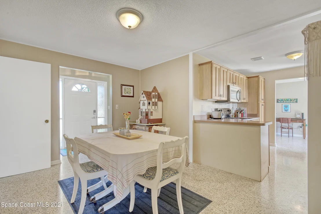 Photo of 1713 Golfview Drive