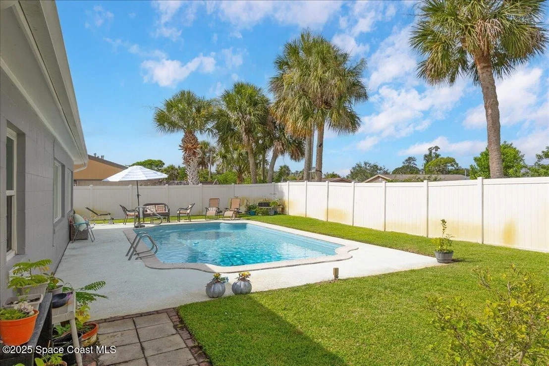 Photo of 955 Bartlett Lane