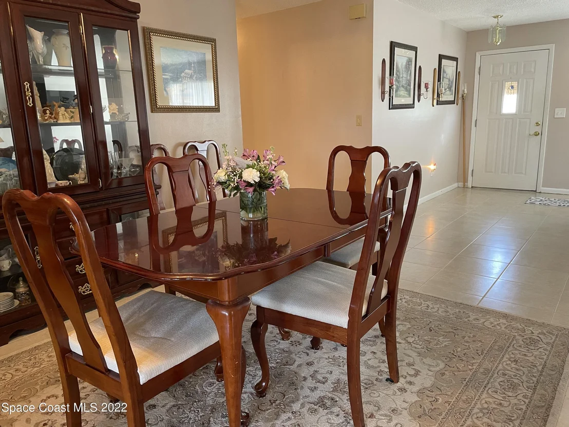 Photo of 900 Beaverdale Lane