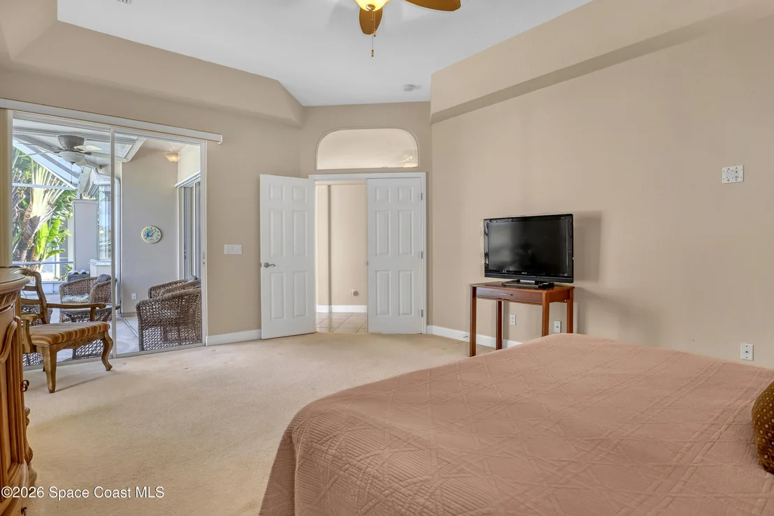 Photo of 2410 Golf Vista Boulevard