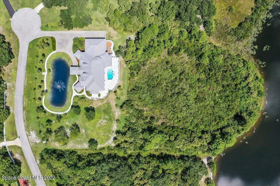 Photo of 5660 Willoughby Drive