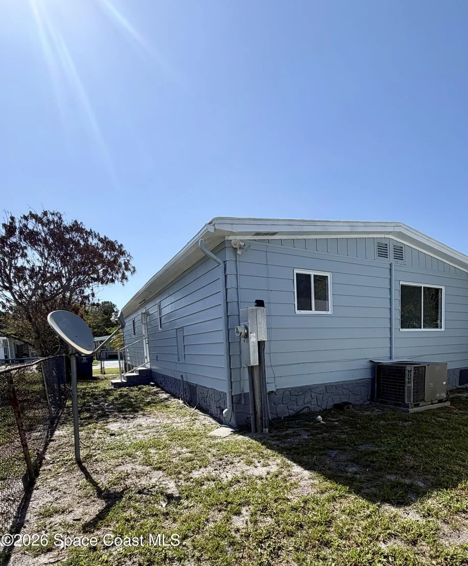 Photo of 1848 Seagrape Street NE