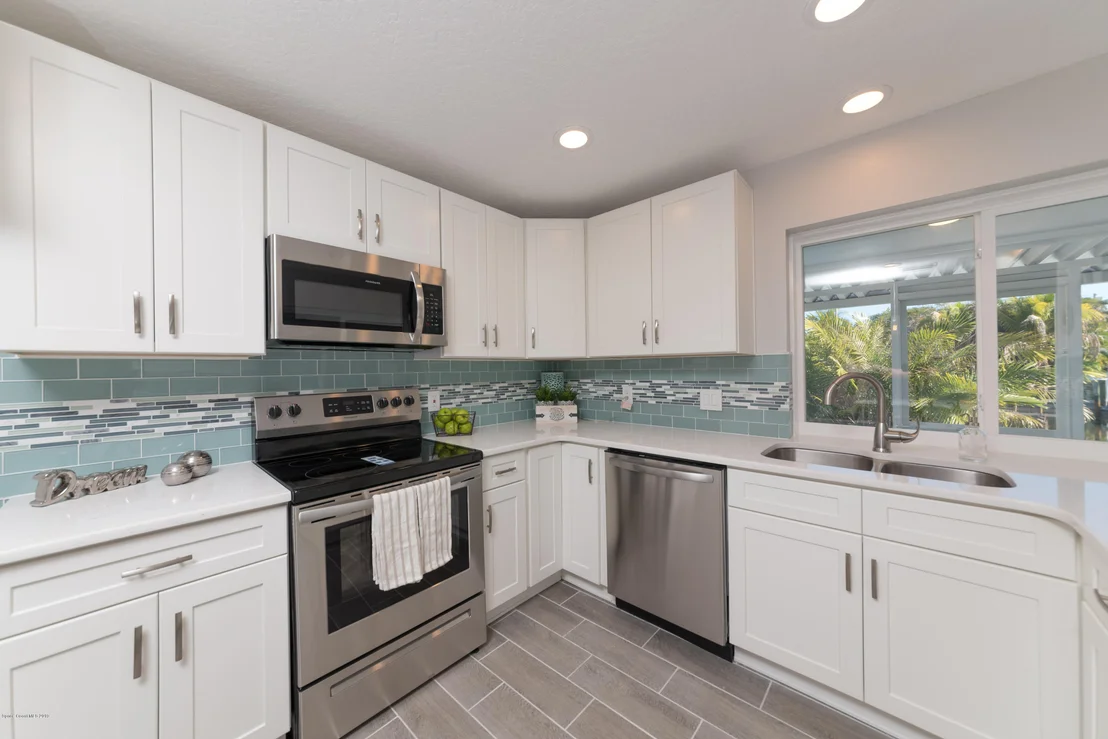 Photo of 405 Cardinal Drive