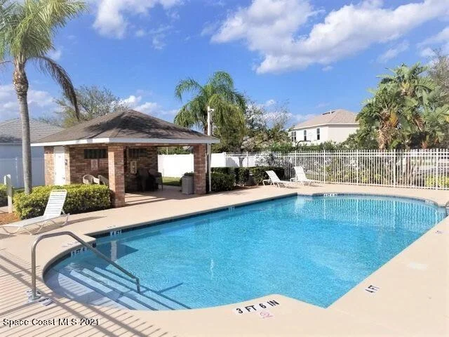 Photo of 1125 White Oak Circle