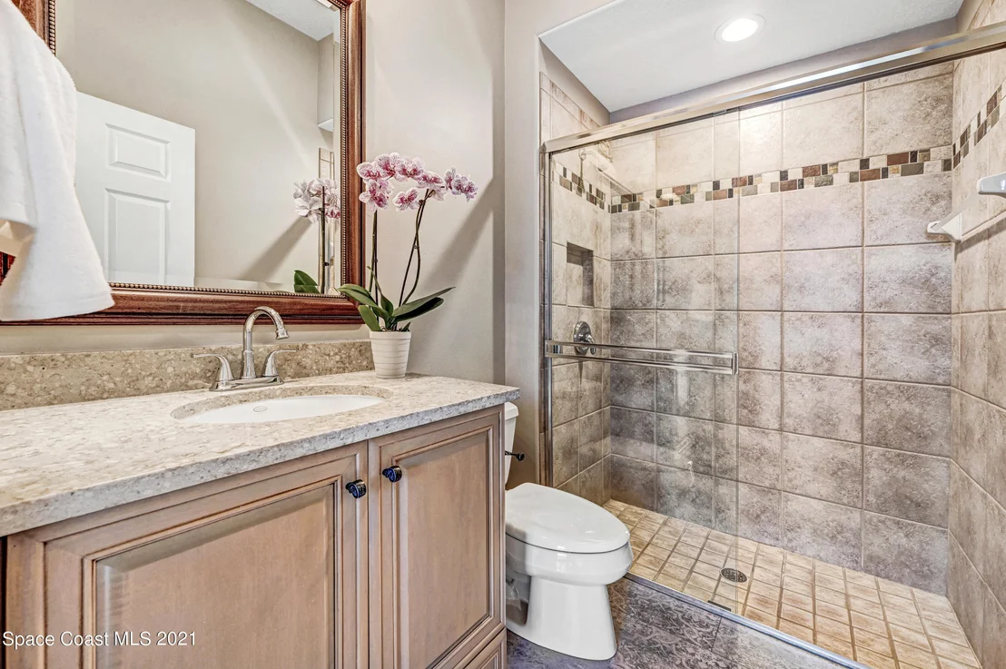 Photo of 882 Oak Park Drive