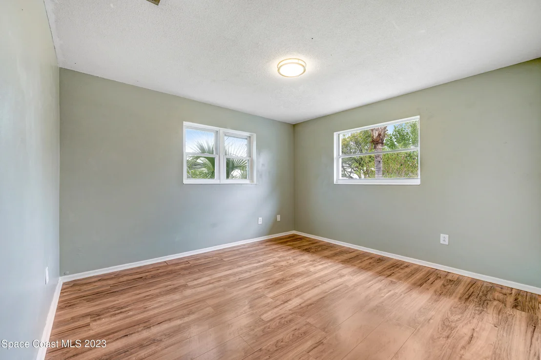 Photo of 707 Ixora Drive