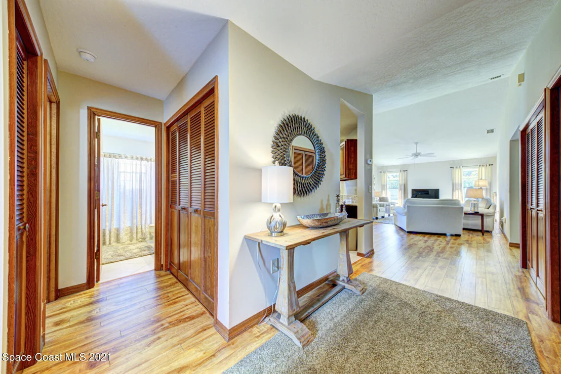 Photo of 873 Ridge Lake Drive