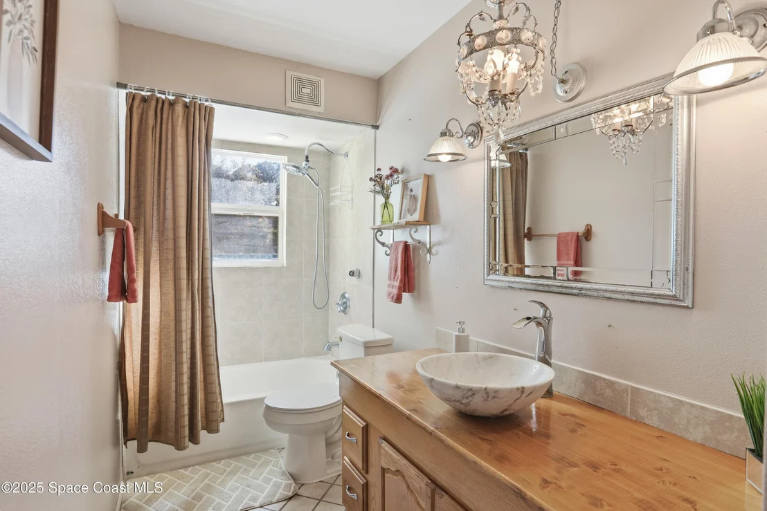 Photo of 3929 Burkholm Road