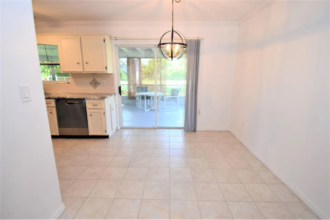Photo of 820 Hampton Drive NE