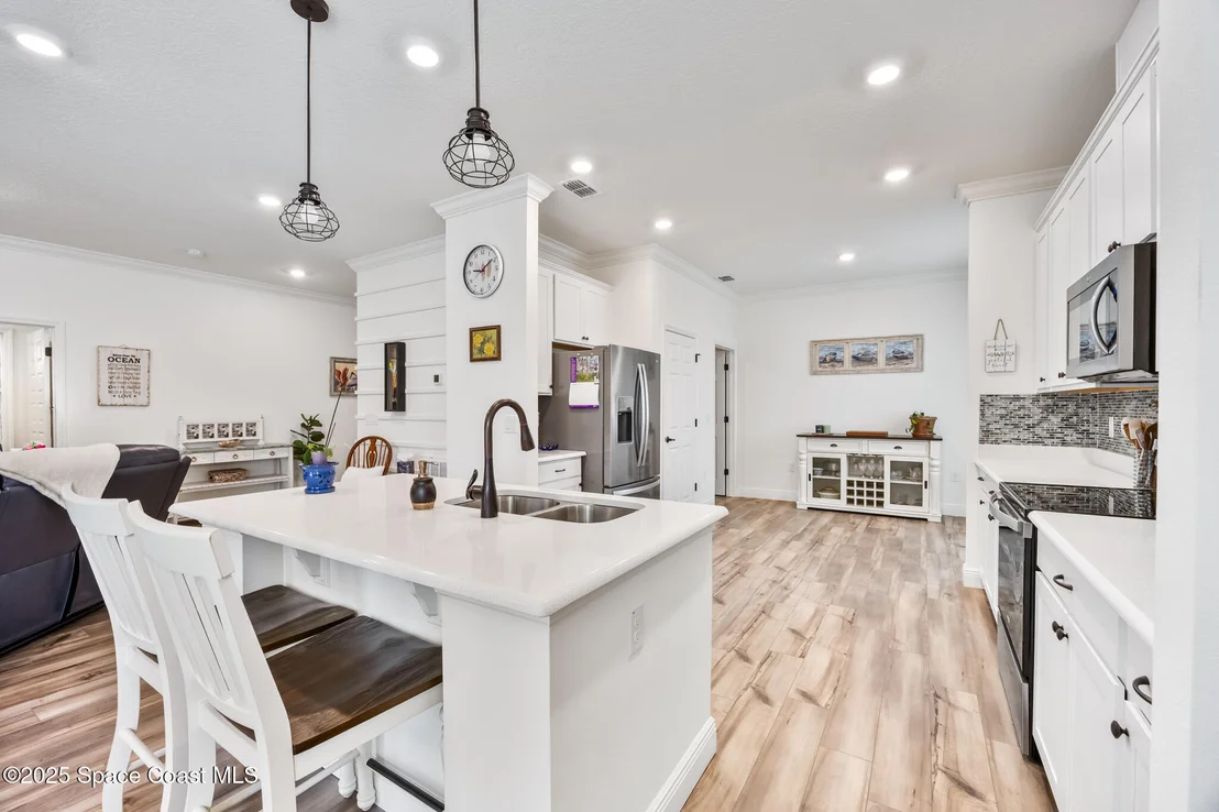 Photo of 880 Covington Court