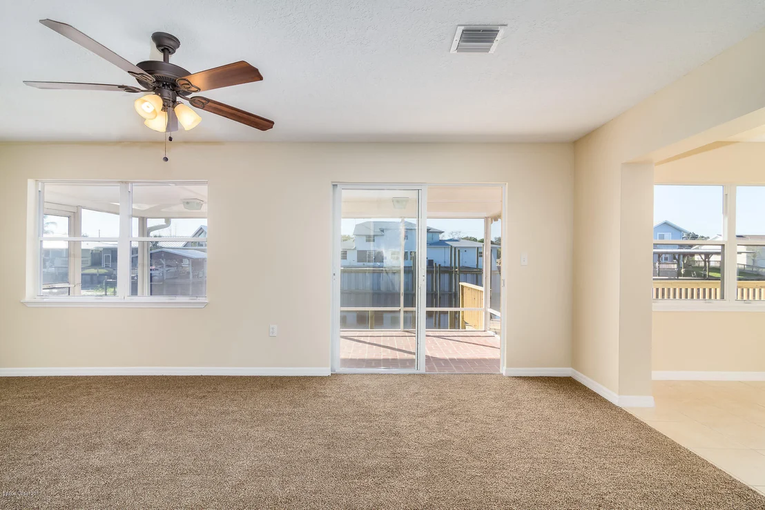 Photo of 830 Heron Road