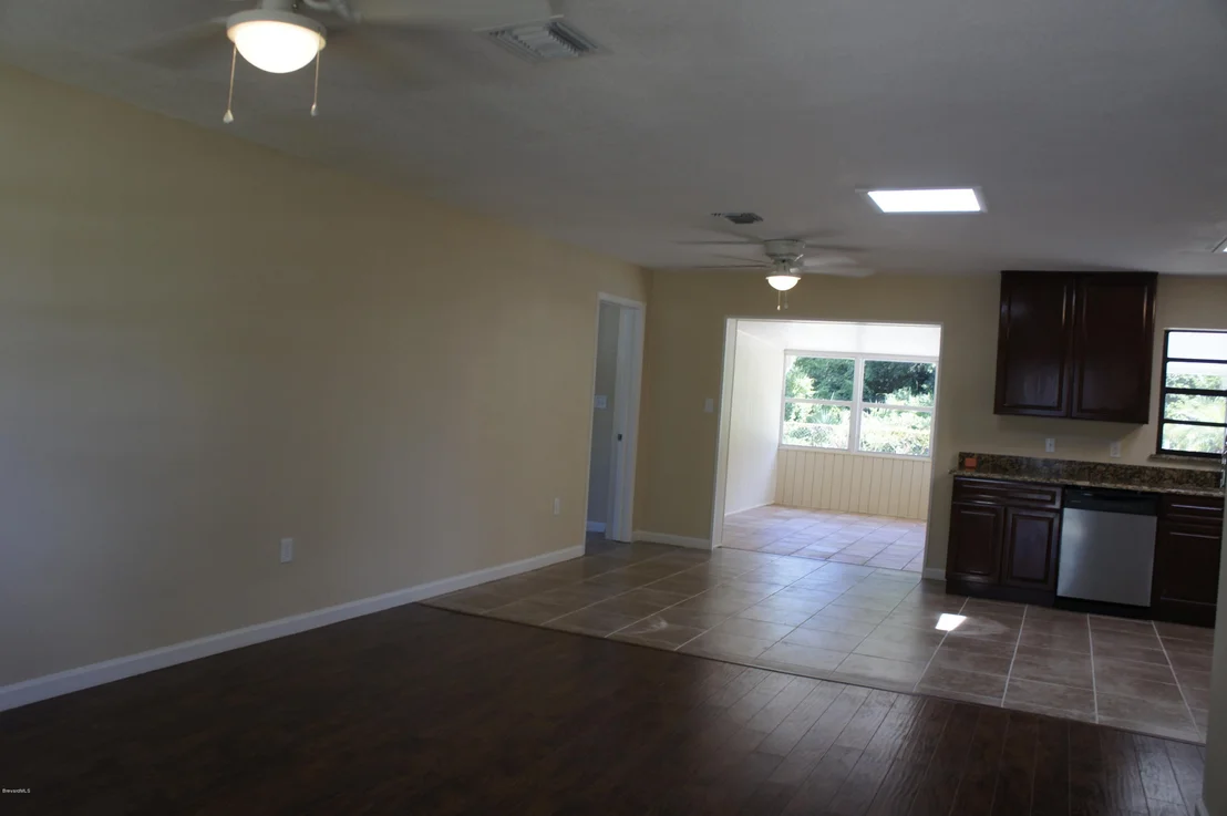 Photo of 2392 Lorna Drive