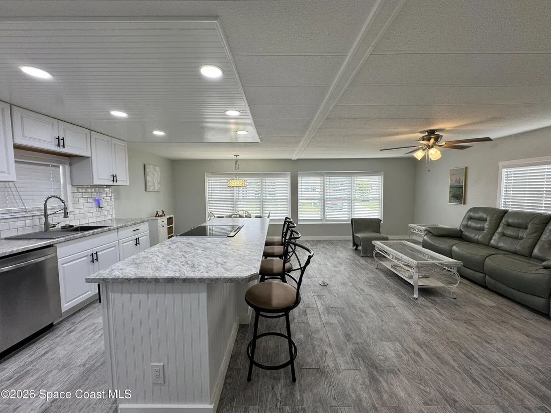 Photo of 805 Wren Circle