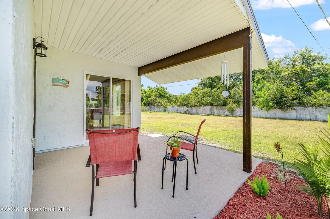 Photo of 730 Azure Avenue NE