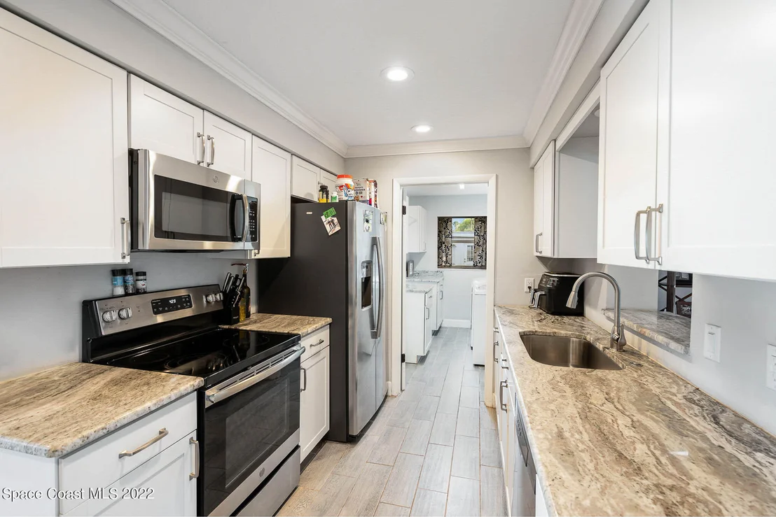 Photo of 1106 Basalona Drive