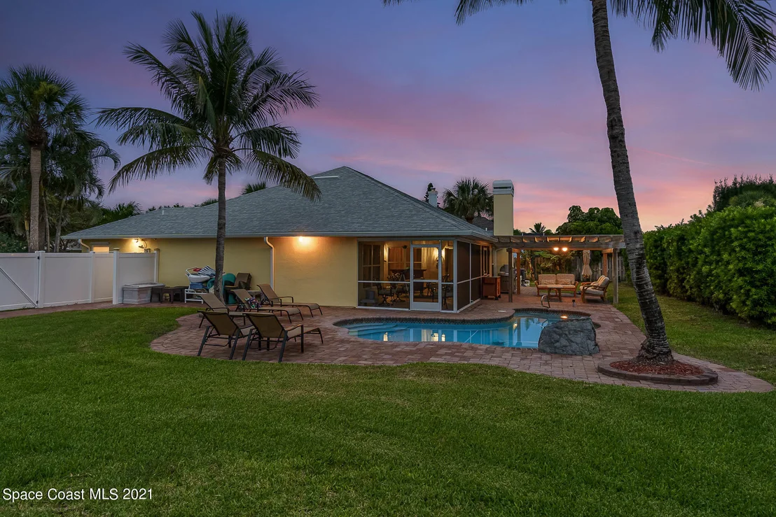 Photo of 243 Peregrine Drive