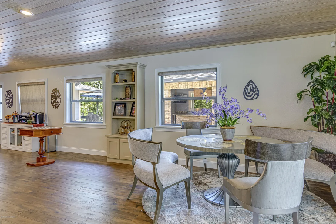 Photo of 4085 Lake Washington Road