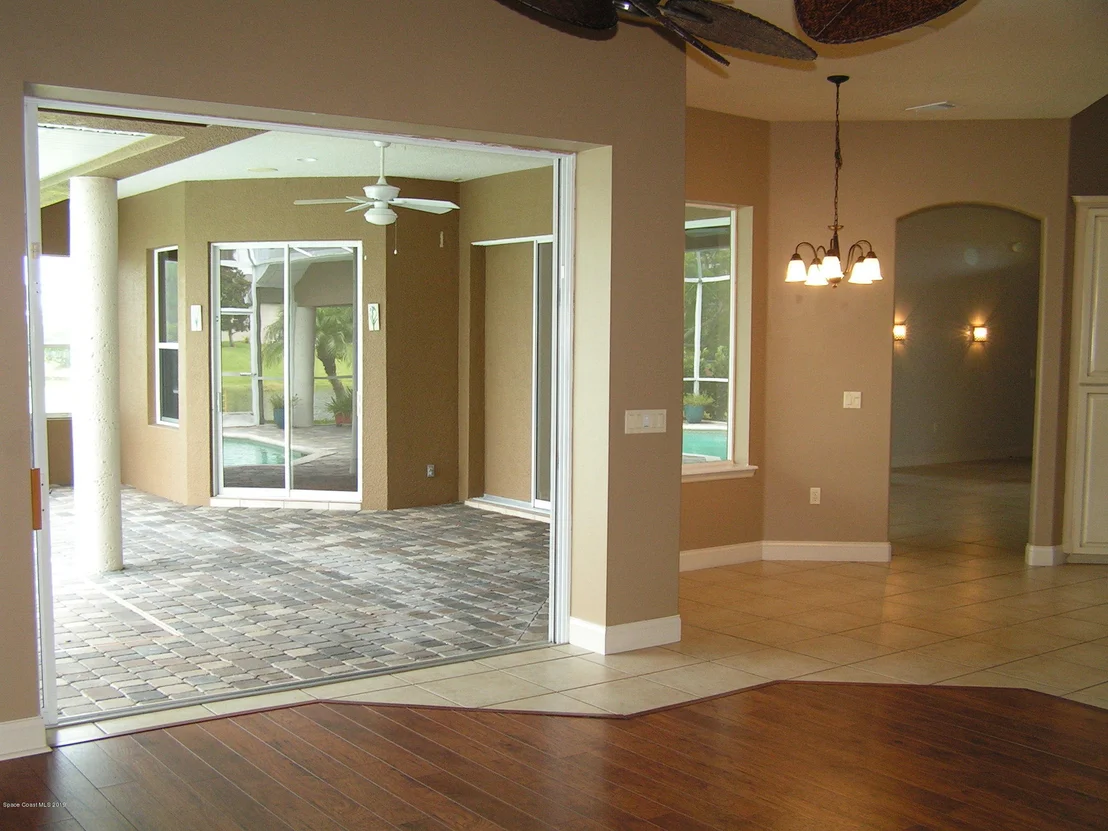 Photo of 1071 Stratford Place