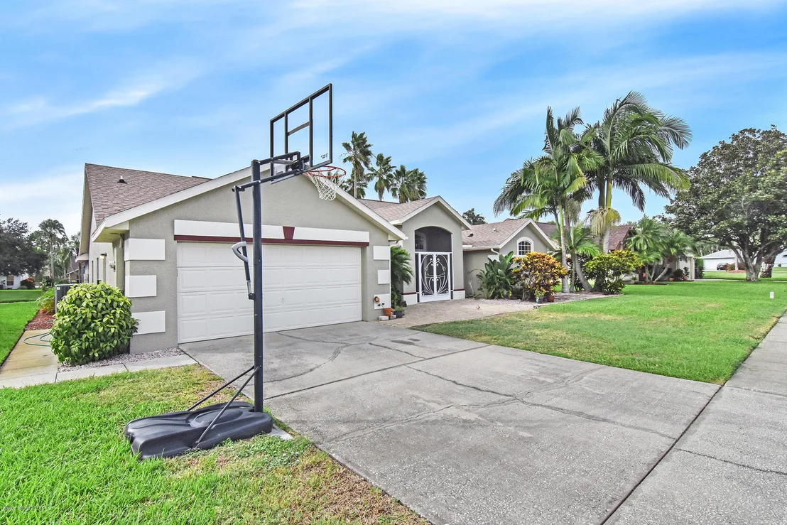 Photo of 943 Pelican Lane