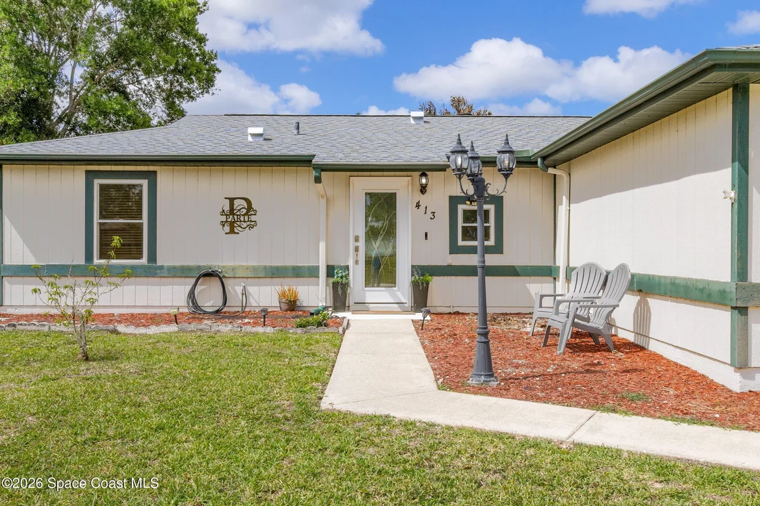 Photo of 413 Orlov Road NW