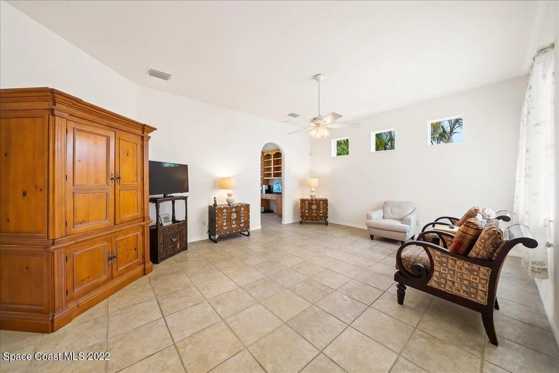 Photo of 4523 Long Lake Road