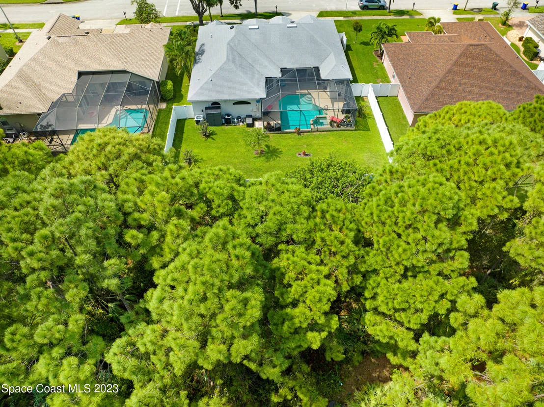 Photo of 242 Pebble Hill Way