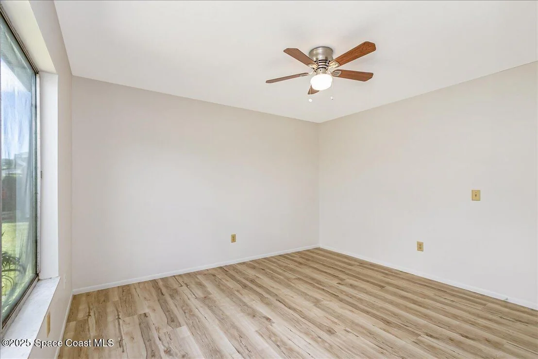 Photo of 933 Gueld Avenue NE