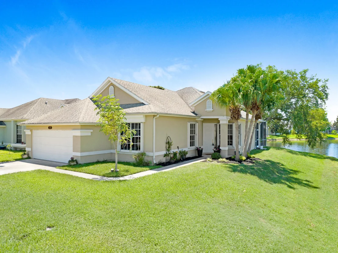 Photo of 2299 Addington Circle