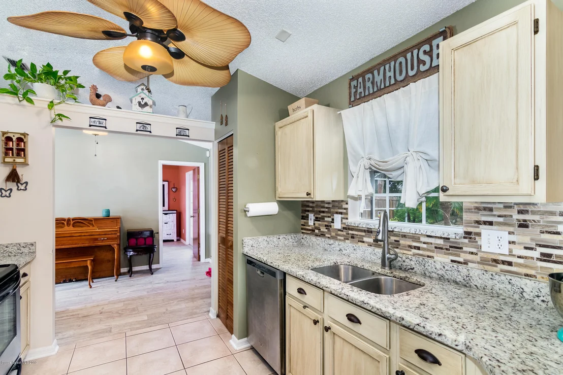 Photo of 6095 Adina Road