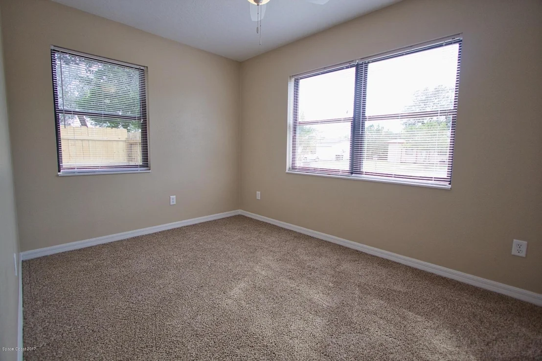 Photo of 3263 Jackson Avenue NE