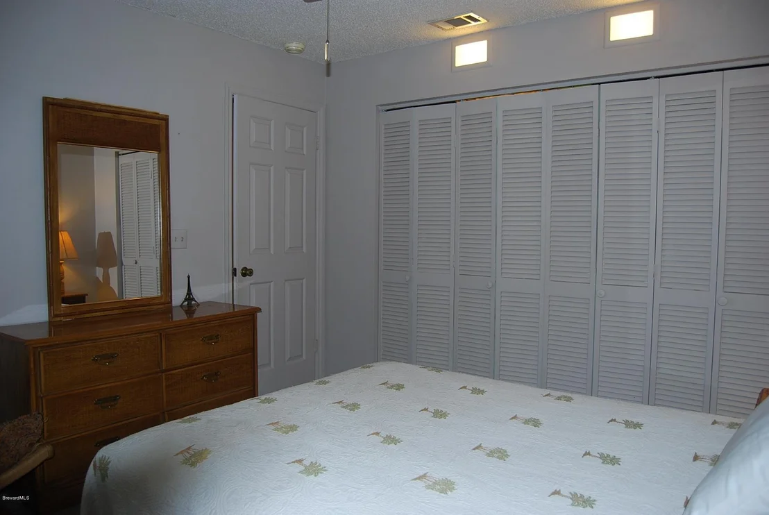 Photo of 1886 Oakwood Trail