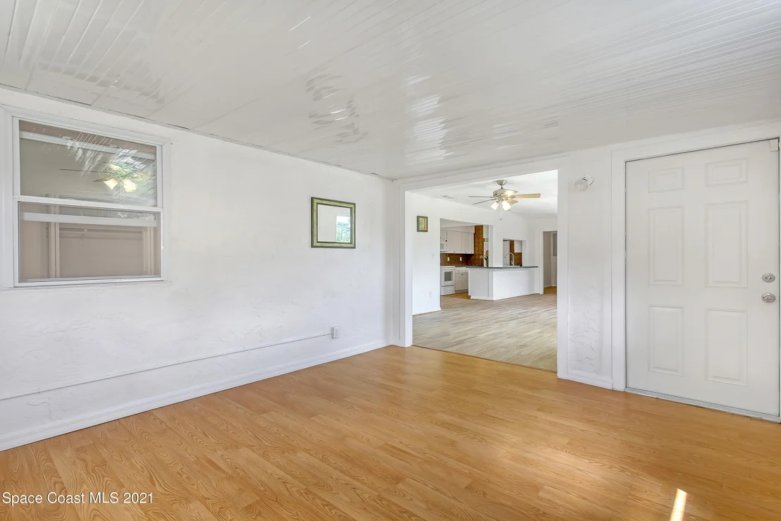 Photo of 1415 Cindy Circle NE