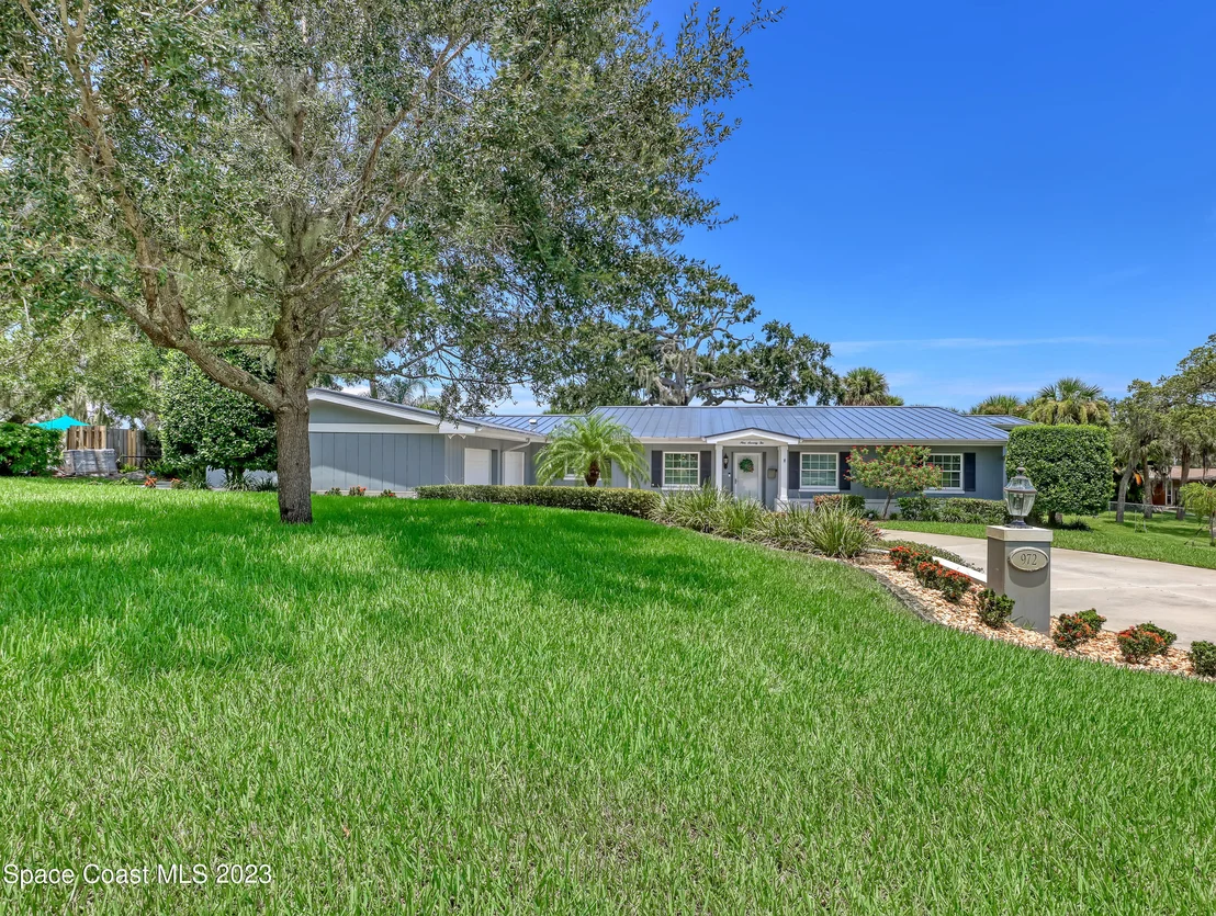 Photo of 972 W Whitmire Drive