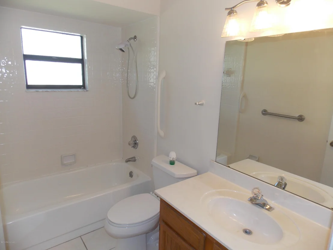 Photo of 886 Spirea Drive