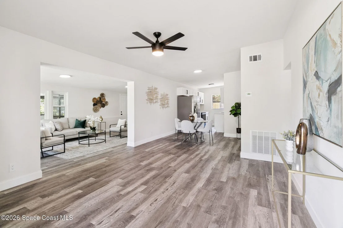 Photo of 1465 Hillcrest Drive