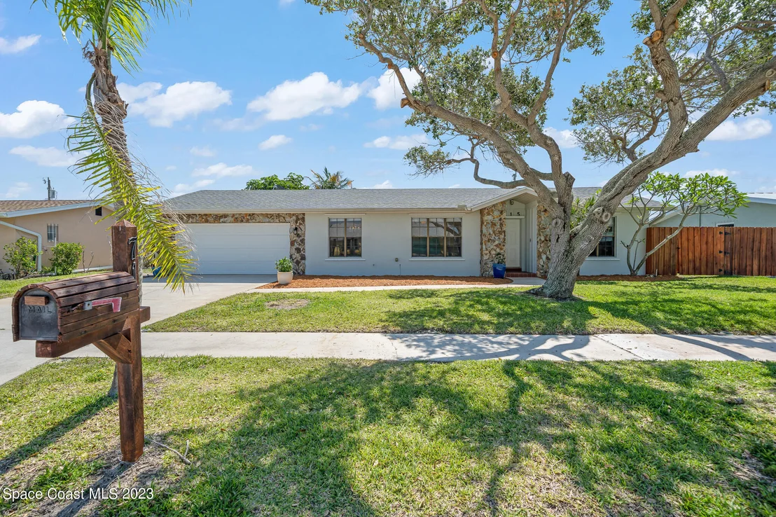 Photo of 715 Hibiscus Drive