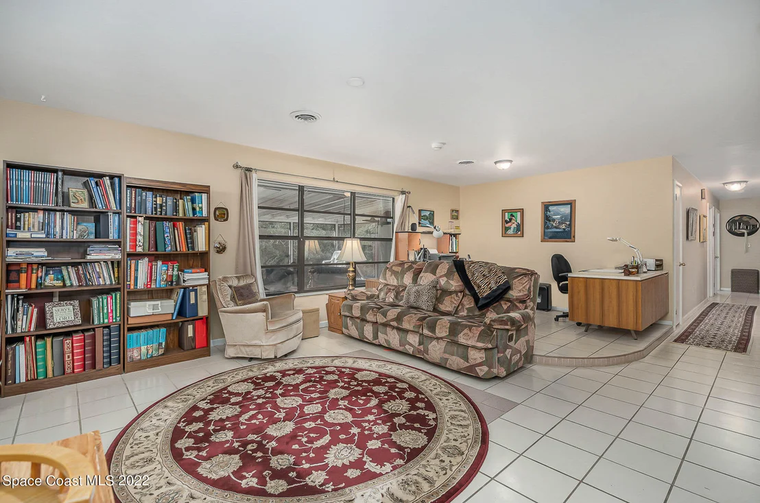 Photo of 1037 Fairlawn Drive