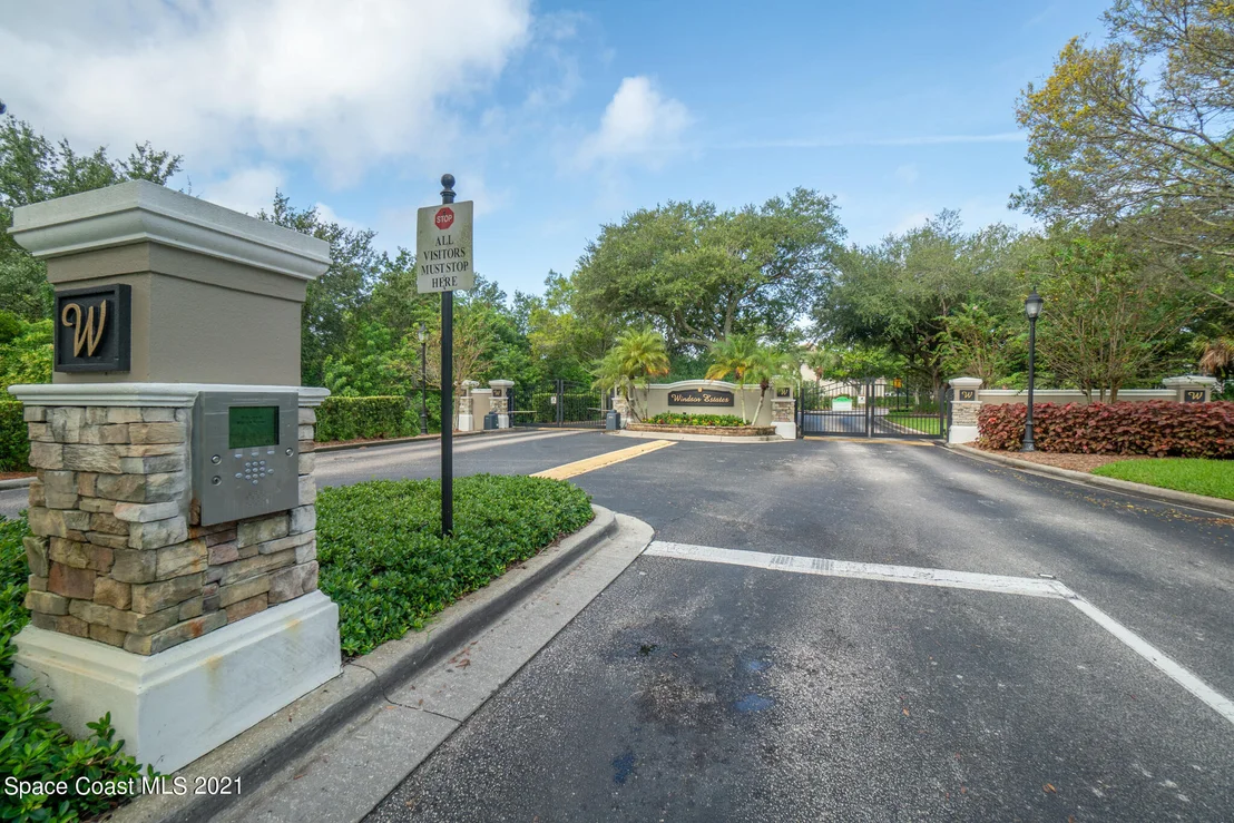 Photo of 5876 Arlington Circle