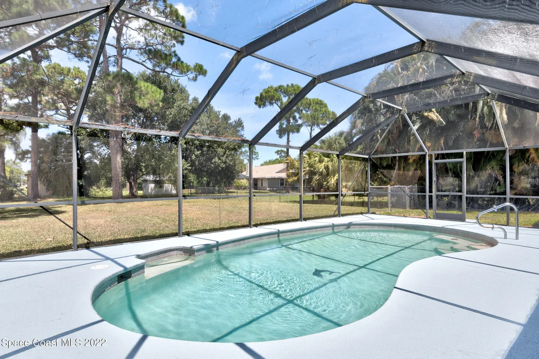 Photo of 4100 Redwood Drive