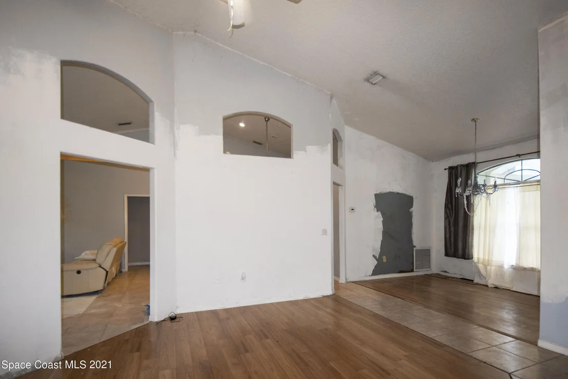 Photo of 3450 Brahman Avenue
