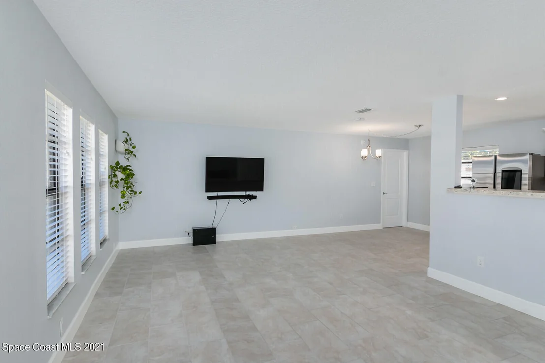 Photo of 991 Pineland Drive