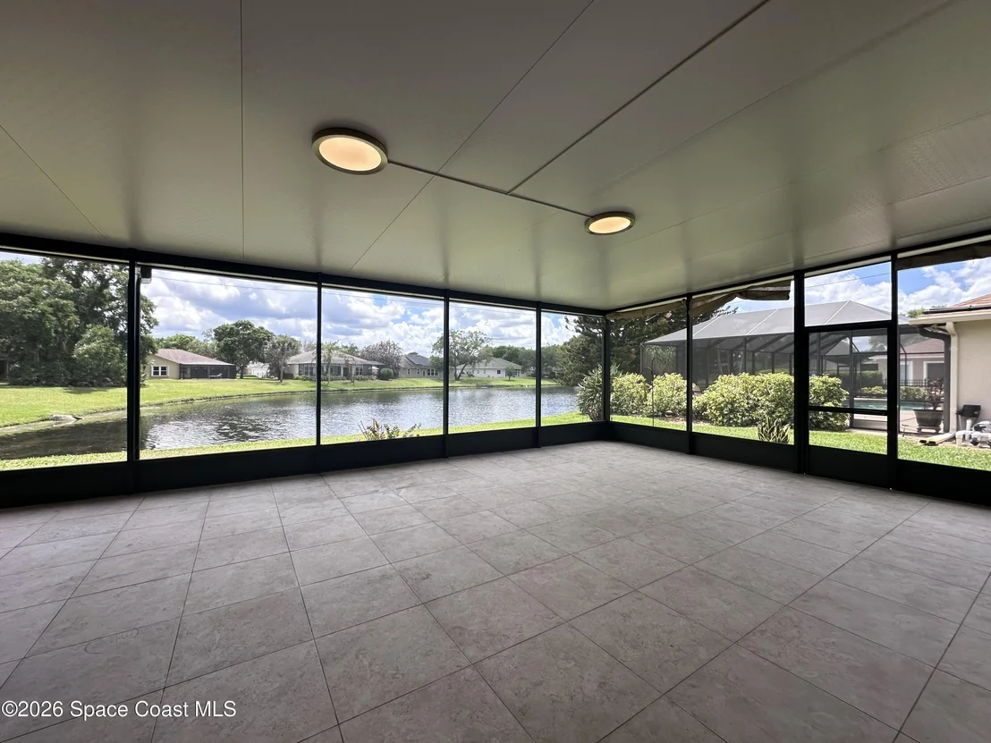 Photo of 883 Spring Oak Drive