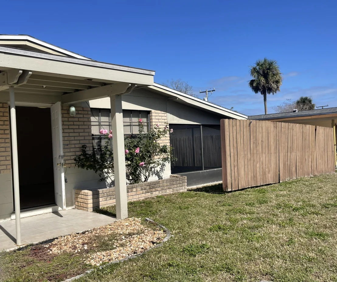 Photo of 2460 Victor Road