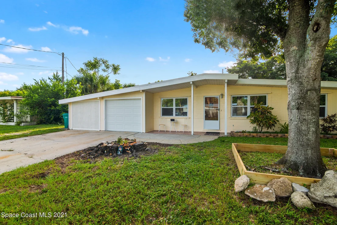 Photo of 1427 Hillcrest Drive